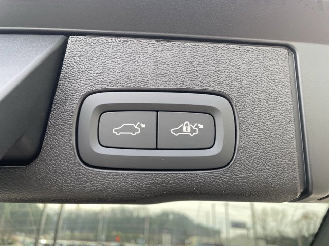 2026 Volvo XC60 Plug-In Hybrid Core