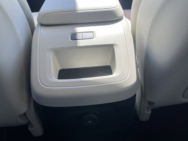 2026 Volvo XC60 Plug-In Hybrid Ultra