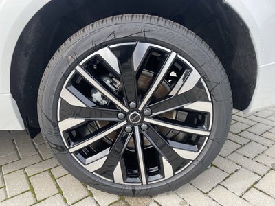 2026 Volvo XC60 Plug-In Hybrid Ultra