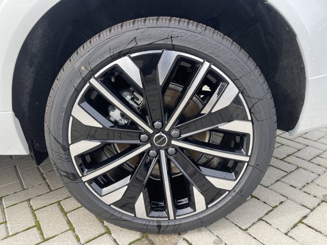 2026 Volvo XC60 Plug-In Hybrid Ultra