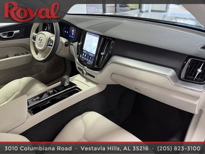 2024 Volvo XC60 Core Dark Theme