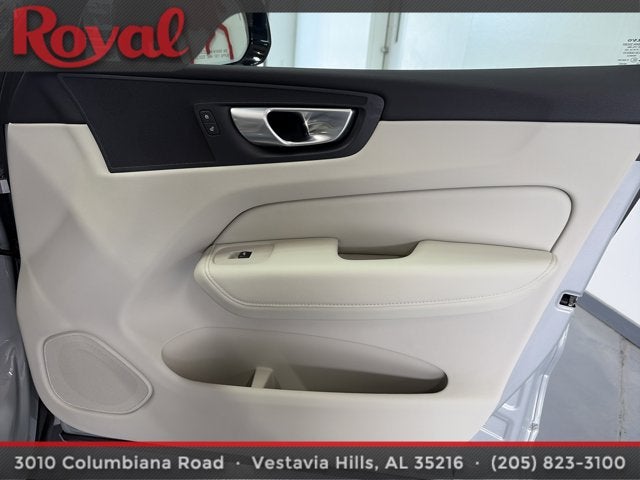 2024 Volvo XC60 Core Dark Theme