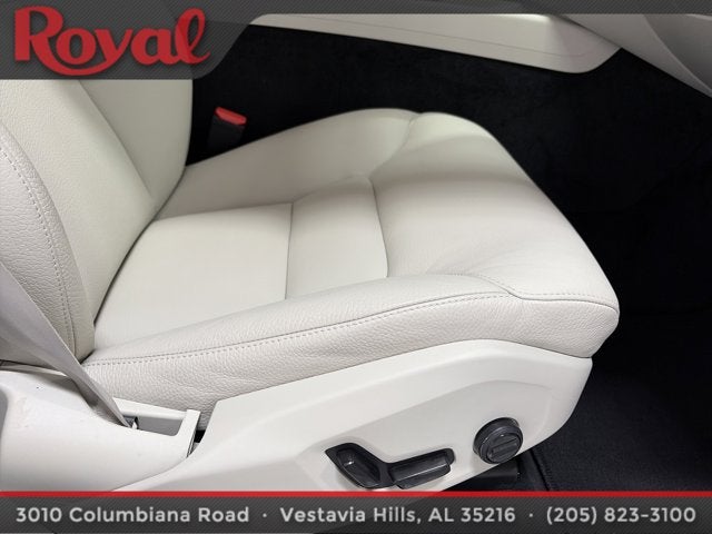 2024 Volvo XC60 Core Dark Theme