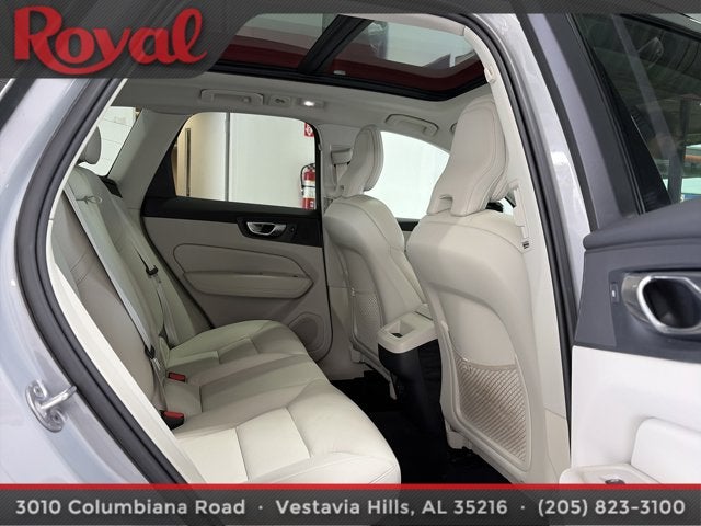 2024 Volvo XC60 Core Dark Theme