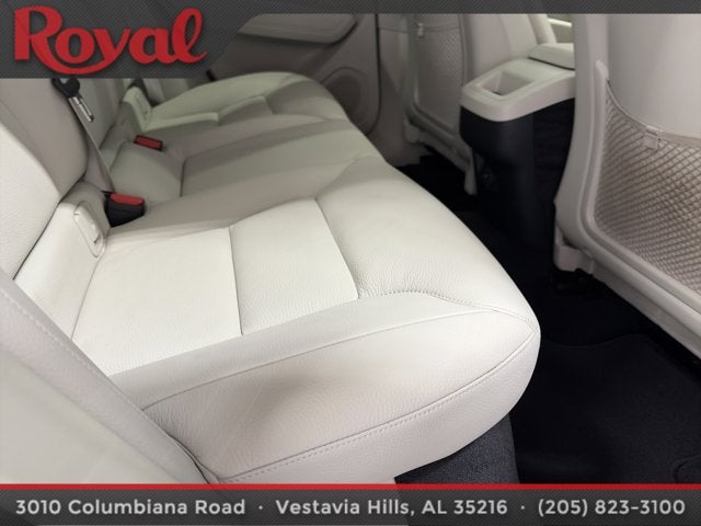 2024 Volvo XC60 Core Dark Theme