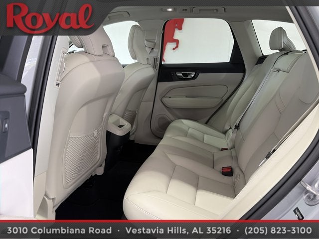 2024 Volvo XC60 Core Dark Theme