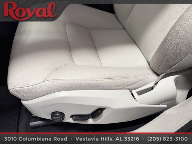 2024 Volvo XC60 Core Dark Theme