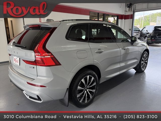 2024 Volvo XC60 Core Dark Theme