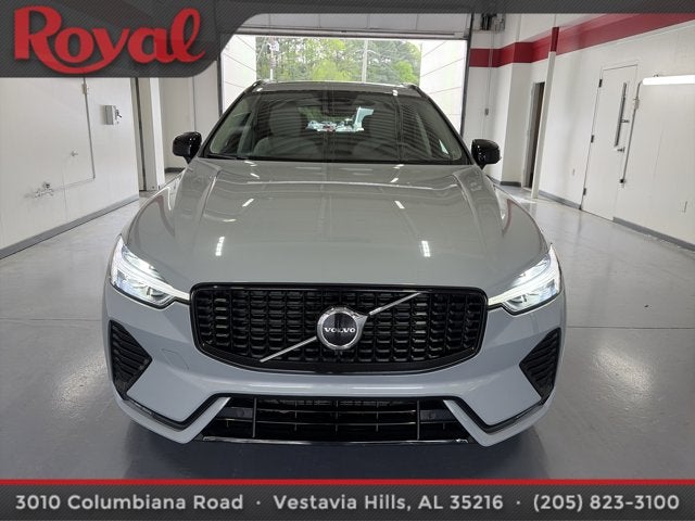 2024 Volvo XC60 Core Dark Theme