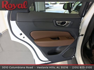 2024 Volvo XC60 Plus Dark Theme