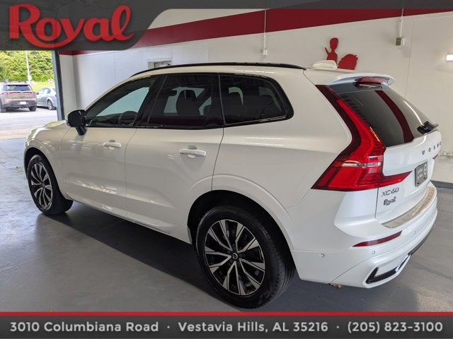 2024 Volvo XC60 Plus Dark Theme