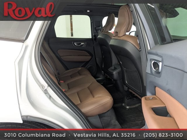 2024 Volvo XC60 Plus Dark Theme