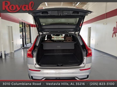 2024 Volvo XC60 Plus Dark Theme