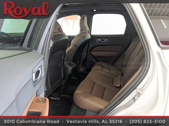 2024 Volvo XC60 Plus Dark Theme