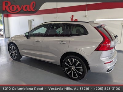2024 Volvo XC60 Plus Dark Theme
