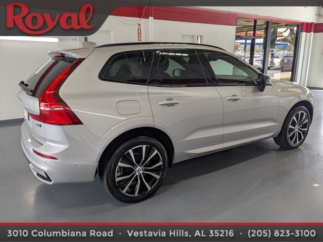 2024 Volvo XC60 Plus Dark Theme