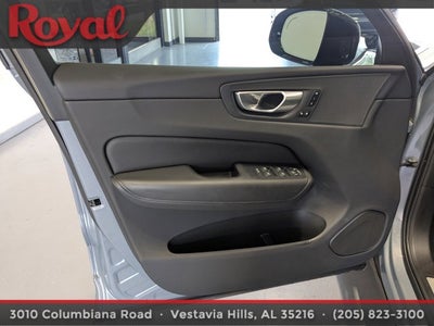 2024 Volvo XC60 Plus Dark Theme