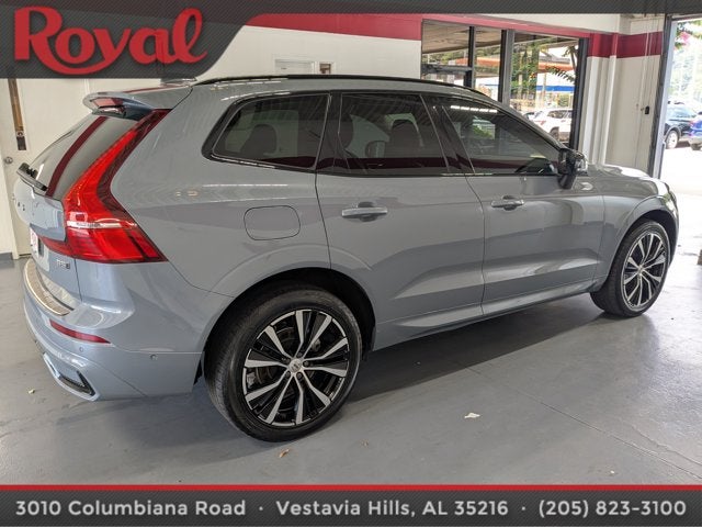 2024 Volvo XC60 Plus Dark Theme