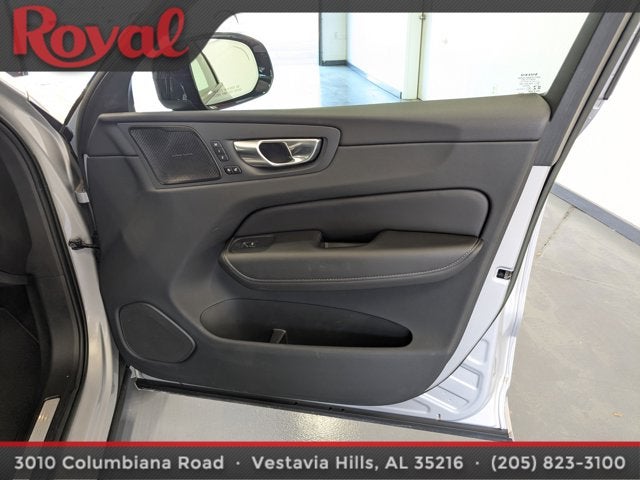 2023 Volvo XC60 Ultimate Dark Theme