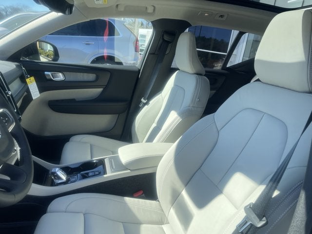 2026 Volvo XC40 Plus