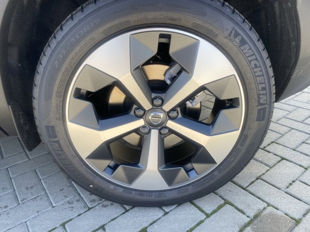 2026 Volvo XC40 Plus