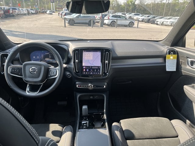 2026 Volvo XC40 Ultra Black Edition