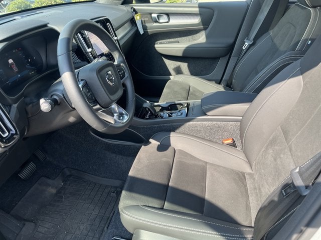 2026 Volvo XC40 Ultra Black Edition