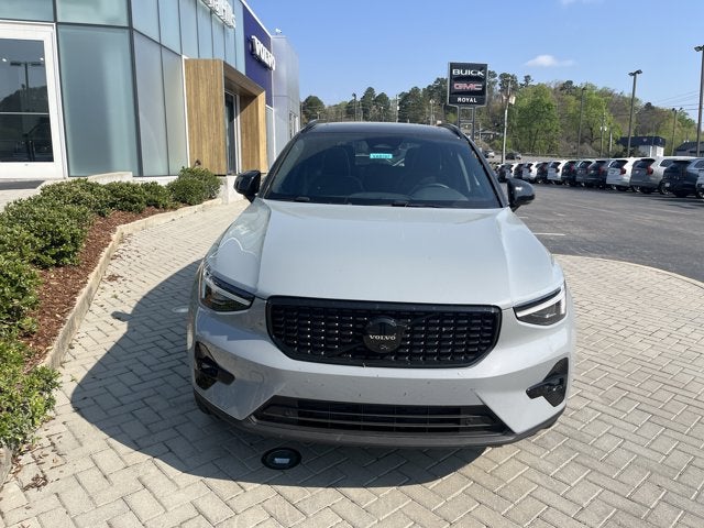 2026 Volvo XC40 Ultra Black Edition