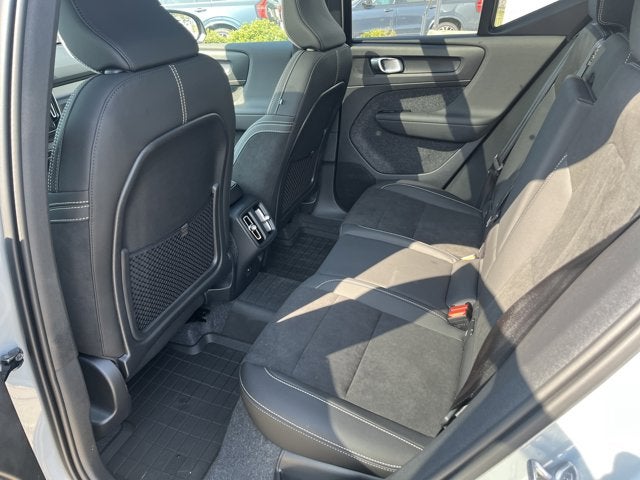 2026 Volvo XC40 Ultra Black Edition