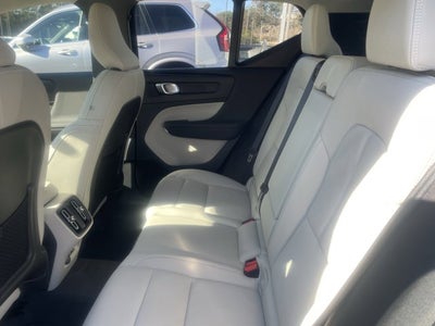 2025 Volvo XC40 Plus Bright Theme