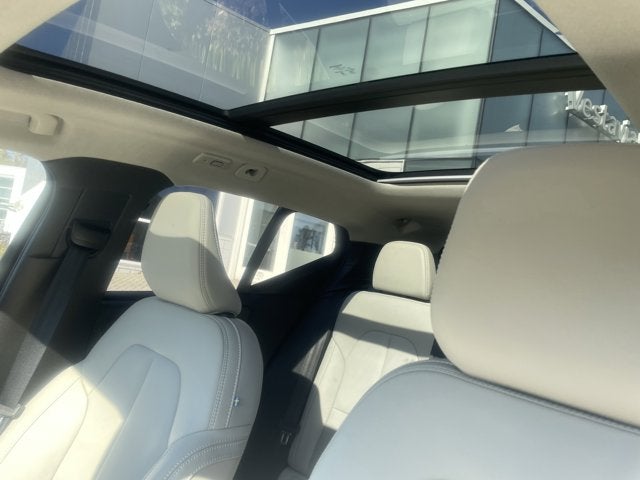 2025 Volvo XC40 Plus Bright Theme