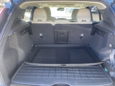 2025 Volvo XC40 Plus Bright Theme