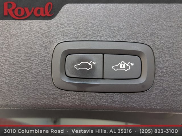 2023 Volvo XC40 Plus Bright Theme