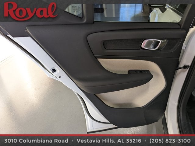 2023 Volvo XC40 Plus Bright Theme