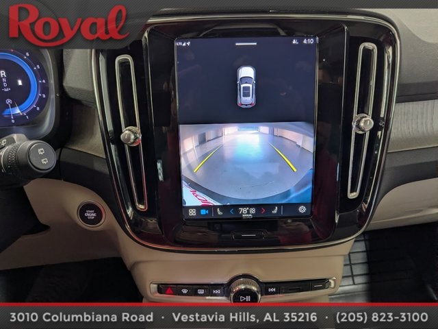 2023 Volvo XC40 Plus Bright Theme