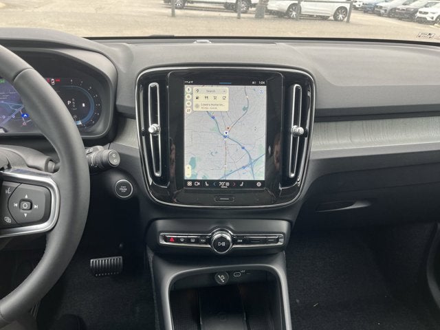 2025 Volvo XC40 Core Bright Theme