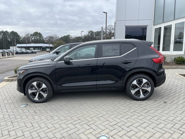 2025 Volvo XC40 Core Bright Theme