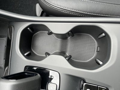 2025 Volvo XC40 Core Bright Theme