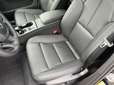 2025 Volvo XC40 Core Bright Theme