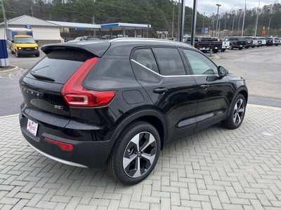 2025 Volvo XC40 Core Bright Theme