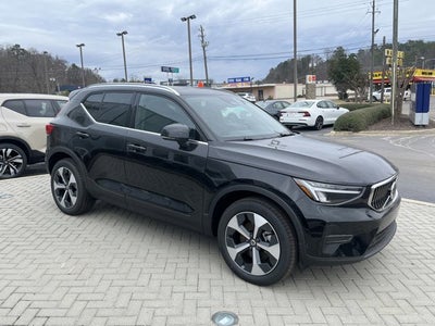 2025 Volvo XC40 Core Bright Theme