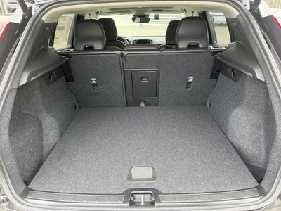 2025 Volvo XC40 Core Bright Theme