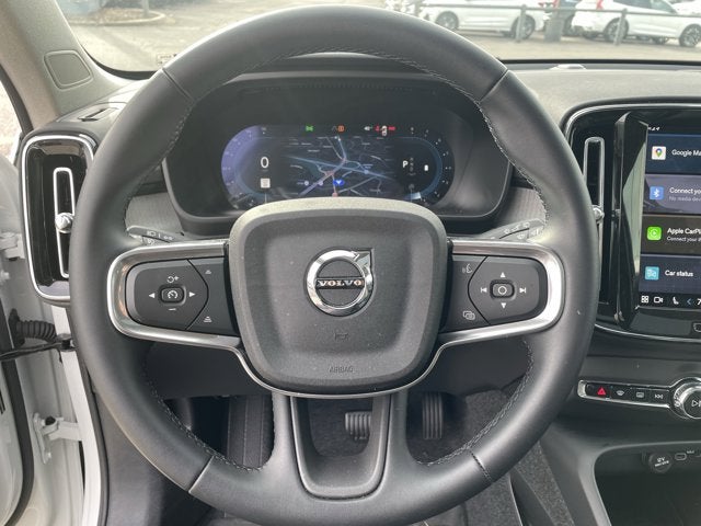 2025 Volvo XC40 Core Bright Theme