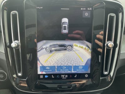2025 Volvo XC40 Core Bright Theme