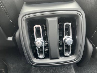 2025 Volvo XC40 Core Bright Theme