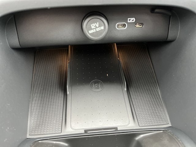 2025 Volvo XC40 Core Bright Theme