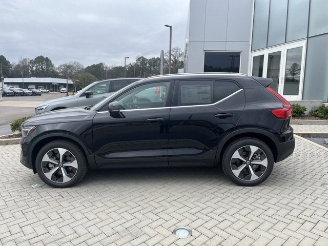 2025 Volvo XC40 Core Bright Theme