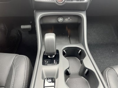 2025 Volvo XC40 Core Bright Theme