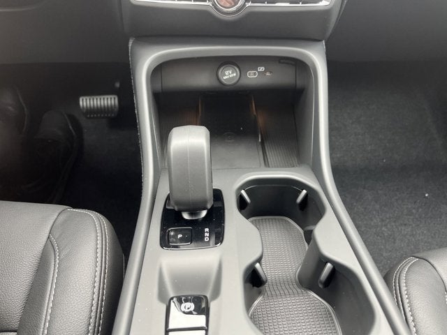 2025 Volvo XC40 Core Bright Theme