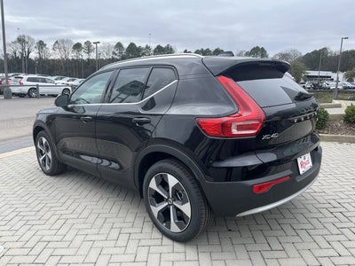 2025 Volvo XC40 Core Bright Theme